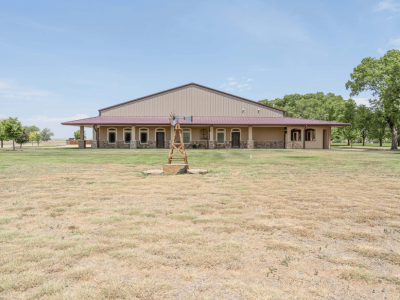 1700 Country Club Road, Dalhart, Hartley, Texas, United States 79022, 4 Bedrooms Bedrooms, ,5 BathroomsBathrooms,Single Family Home,Residential Properties,Country Club Road,1401