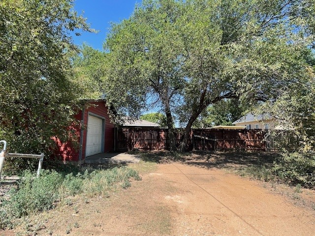 901 & 903 Margaret, Dalhart, Dallam, Texas, United States 79022, 6 Bedrooms Bedrooms, ,4 BathroomsBathrooms,Single Family Home,Residential Properties,Margaret,1422