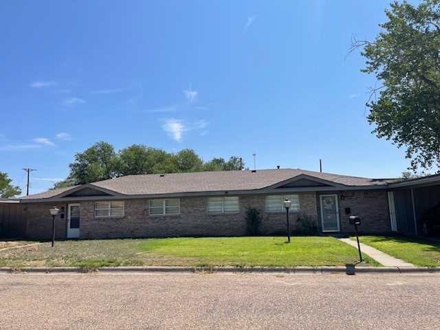 901 & 903 Margaret, Dalhart, Dallam, Texas, United States 79022, 6 Bedrooms Bedrooms, ,4 BathroomsBathrooms,Single Family Home,Residential Properties,Margaret,1422