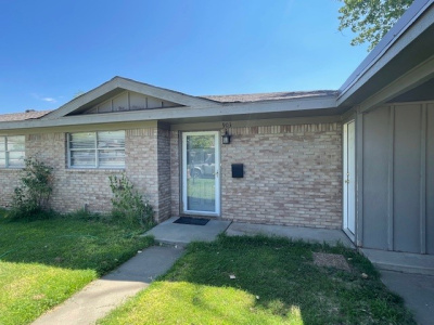 901 & 903 Margaret, Dalhart, Dallam, Texas, United States 79022, 6 Bedrooms Bedrooms, ,4 BathroomsBathrooms,Single Family Home,Residential Properties,Margaret,1422