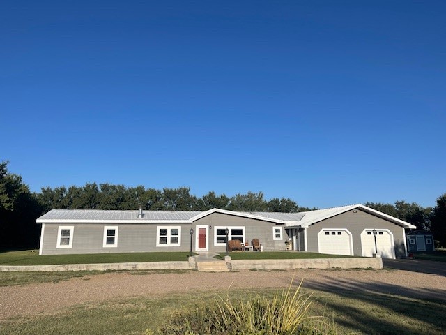 845 Hwy 102, Dalhart, Dallam, Texas, United States 79022, 5 Bedrooms Bedrooms, ,3 BathroomsBathrooms,Single Family Home,Residential Properties,Hwy 102,1426