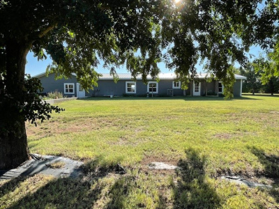 845 Hwy 102, Dalhart, Dallam, Texas, United States 79022, 5 Bedrooms Bedrooms, ,3 BathroomsBathrooms,Single Family Home,Residential Properties,Hwy 102,1426