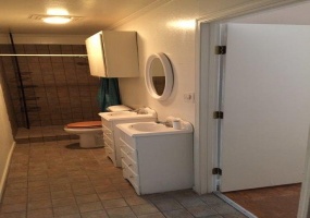 521 Ash Avenue,Dalhart,Dallam,Texas,United States 79022,6 Bedrooms Bedrooms,2 BathroomsBathrooms,Apartment,Ash Avenue,1071